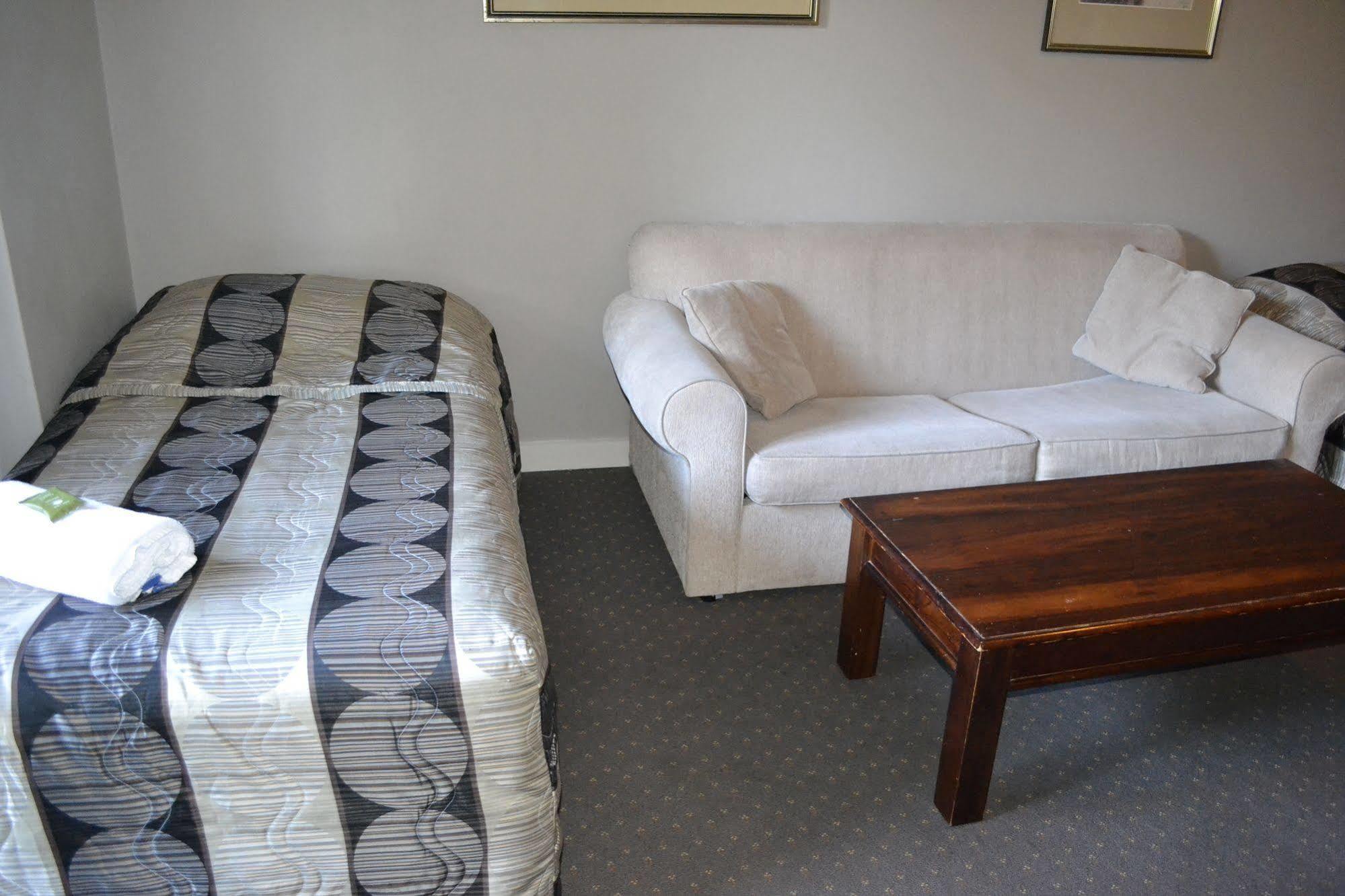 קרוידון Dorset Gardens Hotel מראה חיצוני תמונה