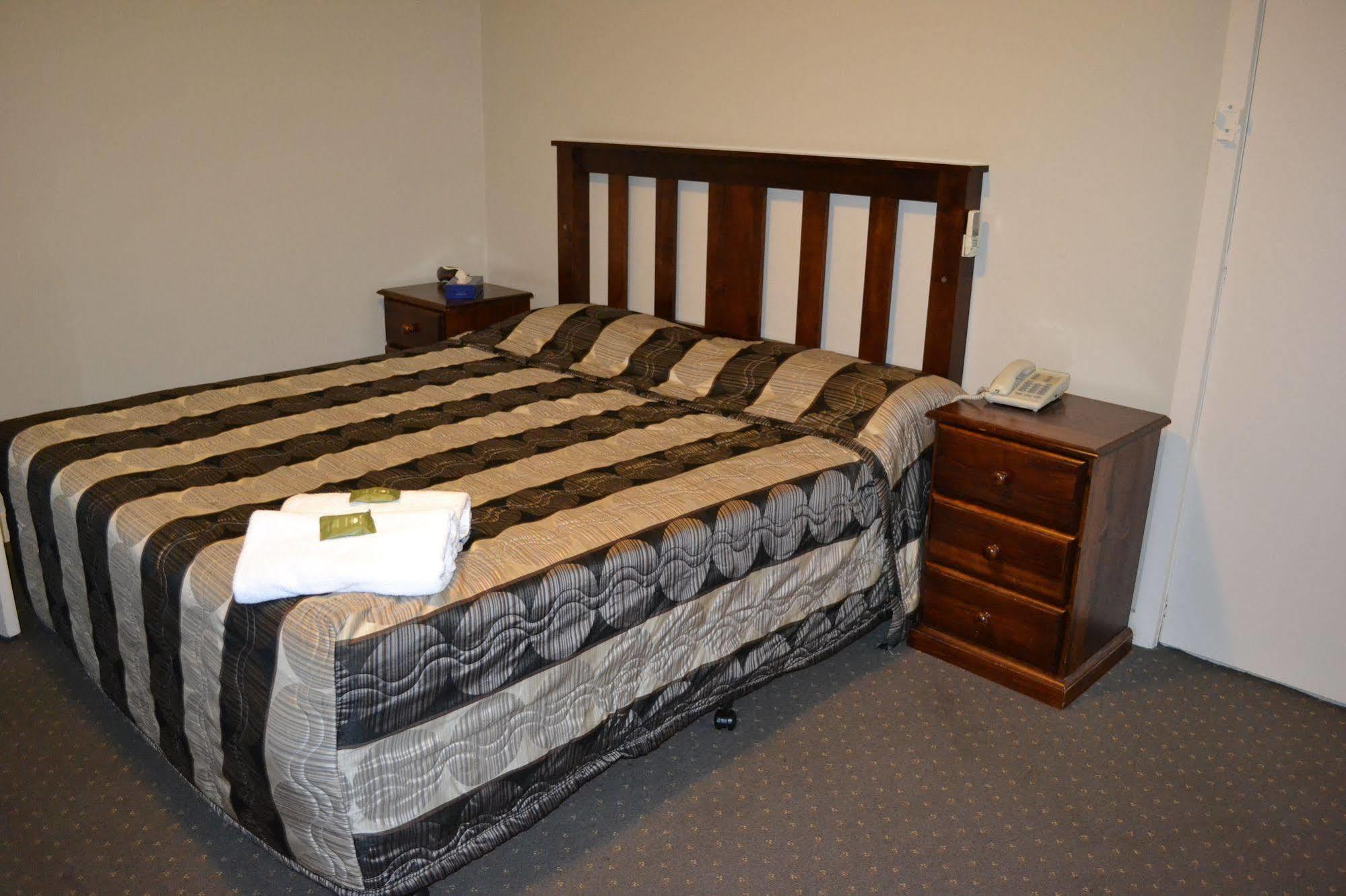 קרוידון Dorset Gardens Hotel מראה חיצוני תמונה